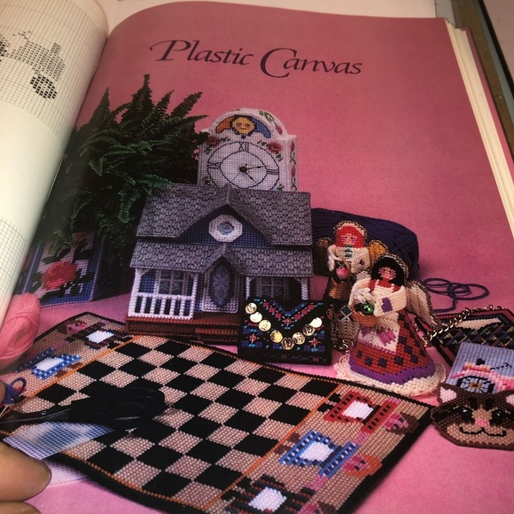 A Treasury of Needlecrafts- over 100 easy-to-make projects- hardcover - - Picture 8 of 10